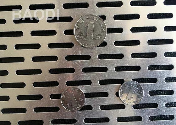 A tela entalhada 3.5mm da proteção do furo perfurou a malha de alumínio