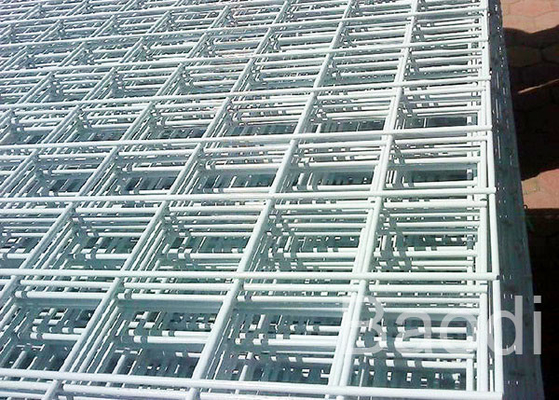 Comprimento soldado galvanizado de M dos painéis de rede de arame 0,5 - 6 com grades retangulares