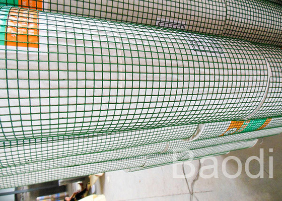 Vinil verde calibre 16 exterior soldado revestido do rolo da rede de arame para o cerco das aves domésticas