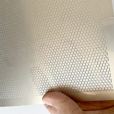 316 Ventilação de aço Perfuração de ecrãs metálicas Chapa perforada para painéis de revestimento Amostra de ranhuras