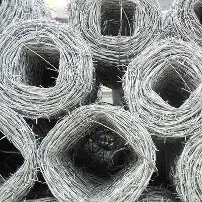 1.6mm Diâmetro de fio de segurança galvanizado de arame farpado vedação durável para proteção máxima